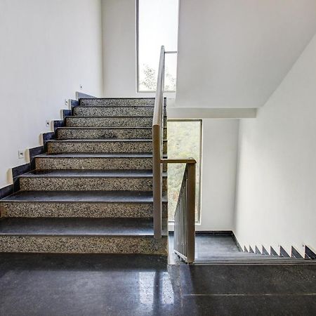 Отель Super Townhouse Oak Aurelia Grand Лакхнау Экстерьер фото