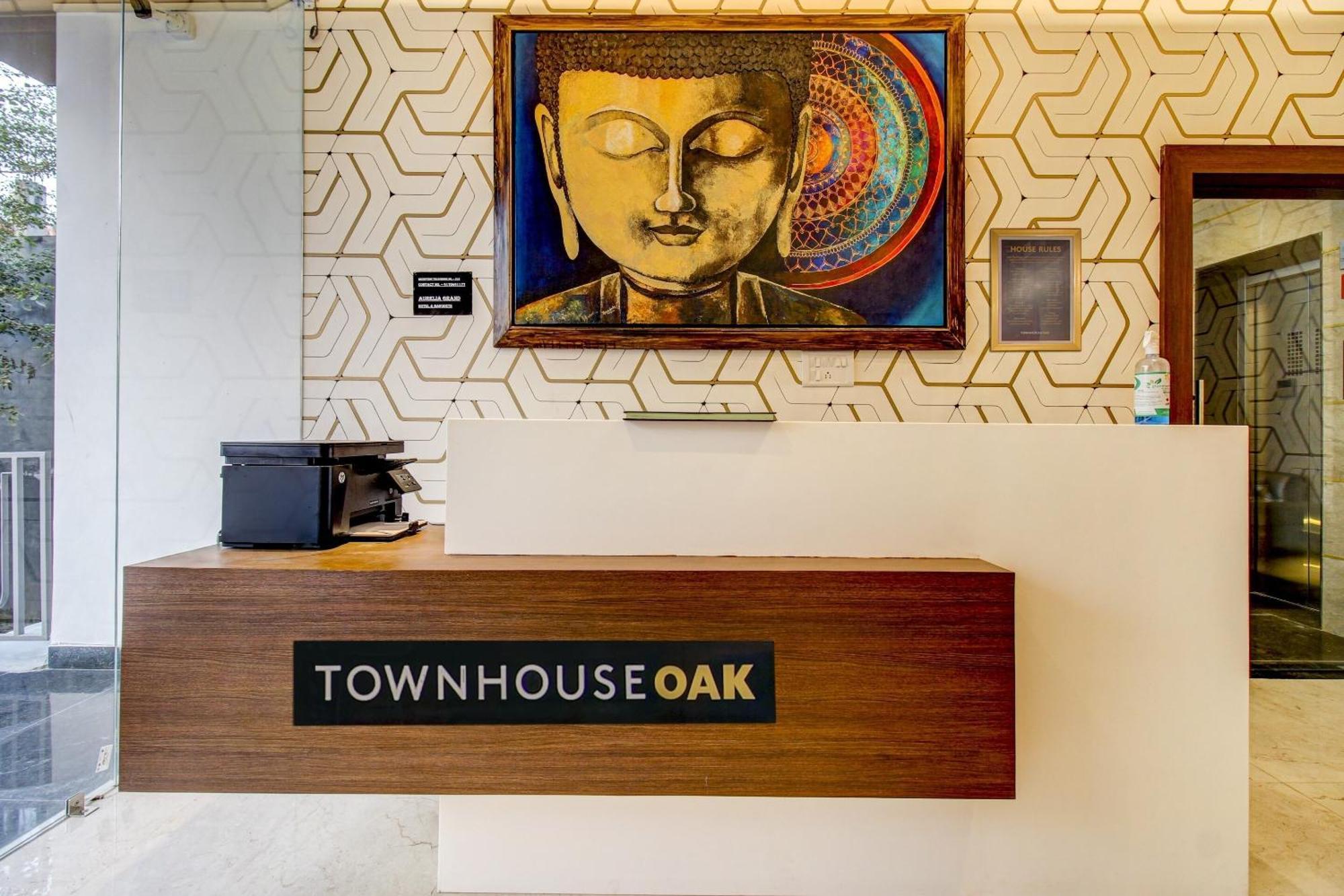 Отель Super Townhouse Oak Aurelia Grand Лакхнау Экстерьер фото